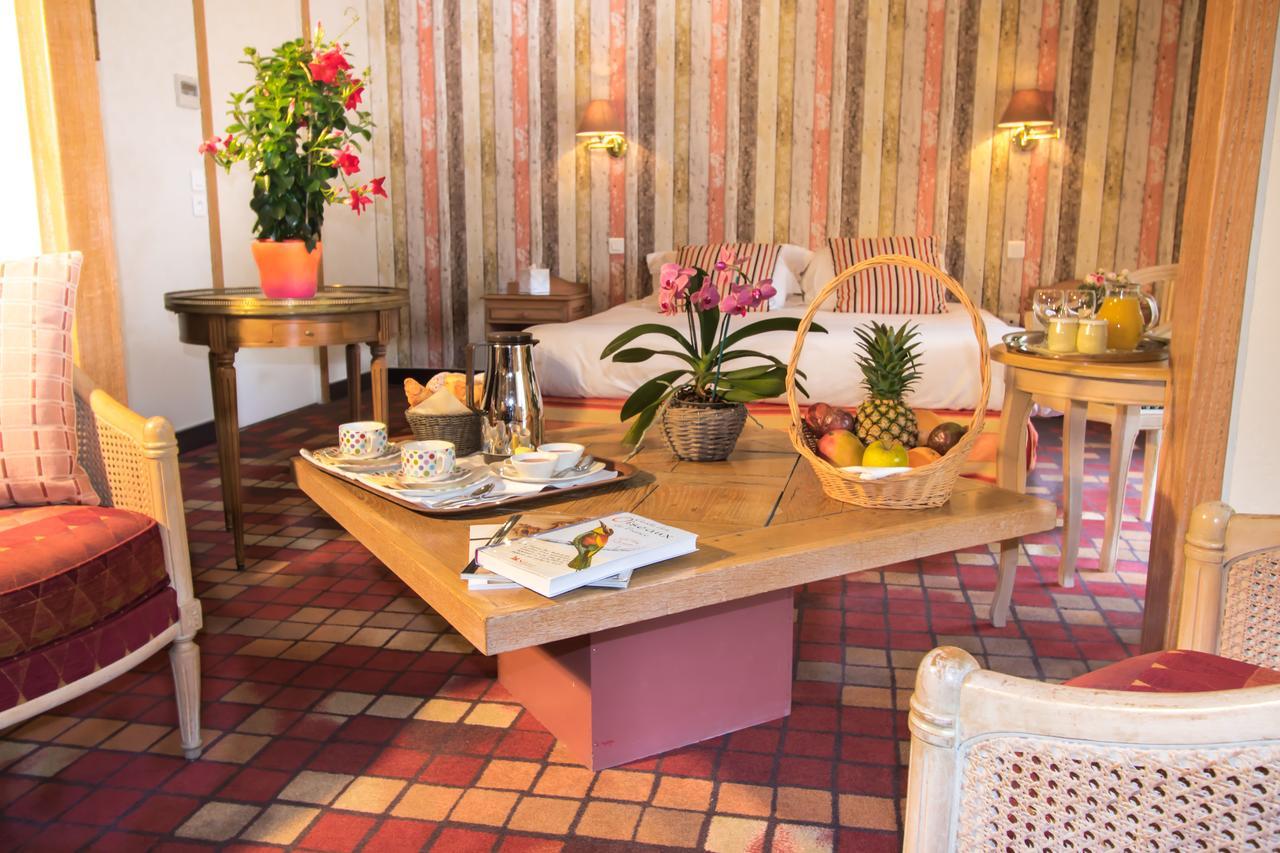 Les Trois Soleils Hotel Saint-Cere Luaran gambar